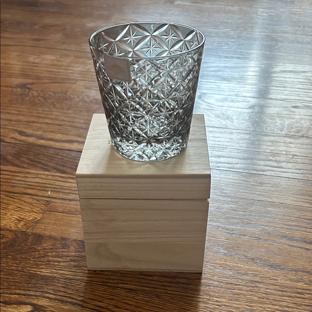 Kingware Elegant Crystal Glass with Star Pattern